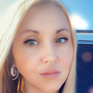 Meet your Posher, Makisha